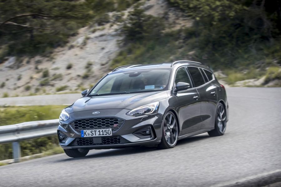  Ford Focus ST Estate 2019 года  (WW) (фото 18 из 40)